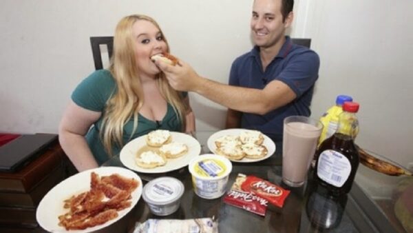 বেশি খেলে কী আসলেই পেট ফাটতে পারে?