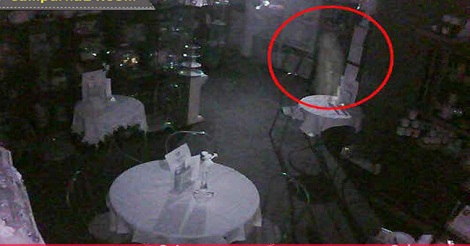 ভূতের অত্যাচারে নায়কের বাড়ি বিক্রি