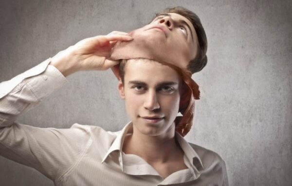 মিথ্যাবাদী ধরার সহজ ১০ টি কলাকৌশল শিখে নিন