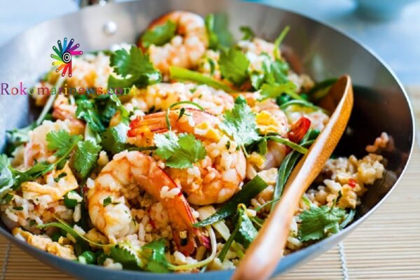 কম সময়েই বানিয়ে ফেলুন। চাইনিজ প্রণ ফ্রায়েড রাইস !!