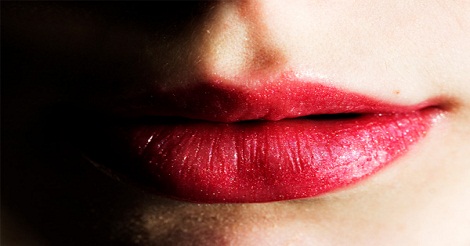 ঠোঁটকে আরও মোহময়ী এবং আকর্ষনীয় করার পাঁচটি গোপন চাবিকাঠি